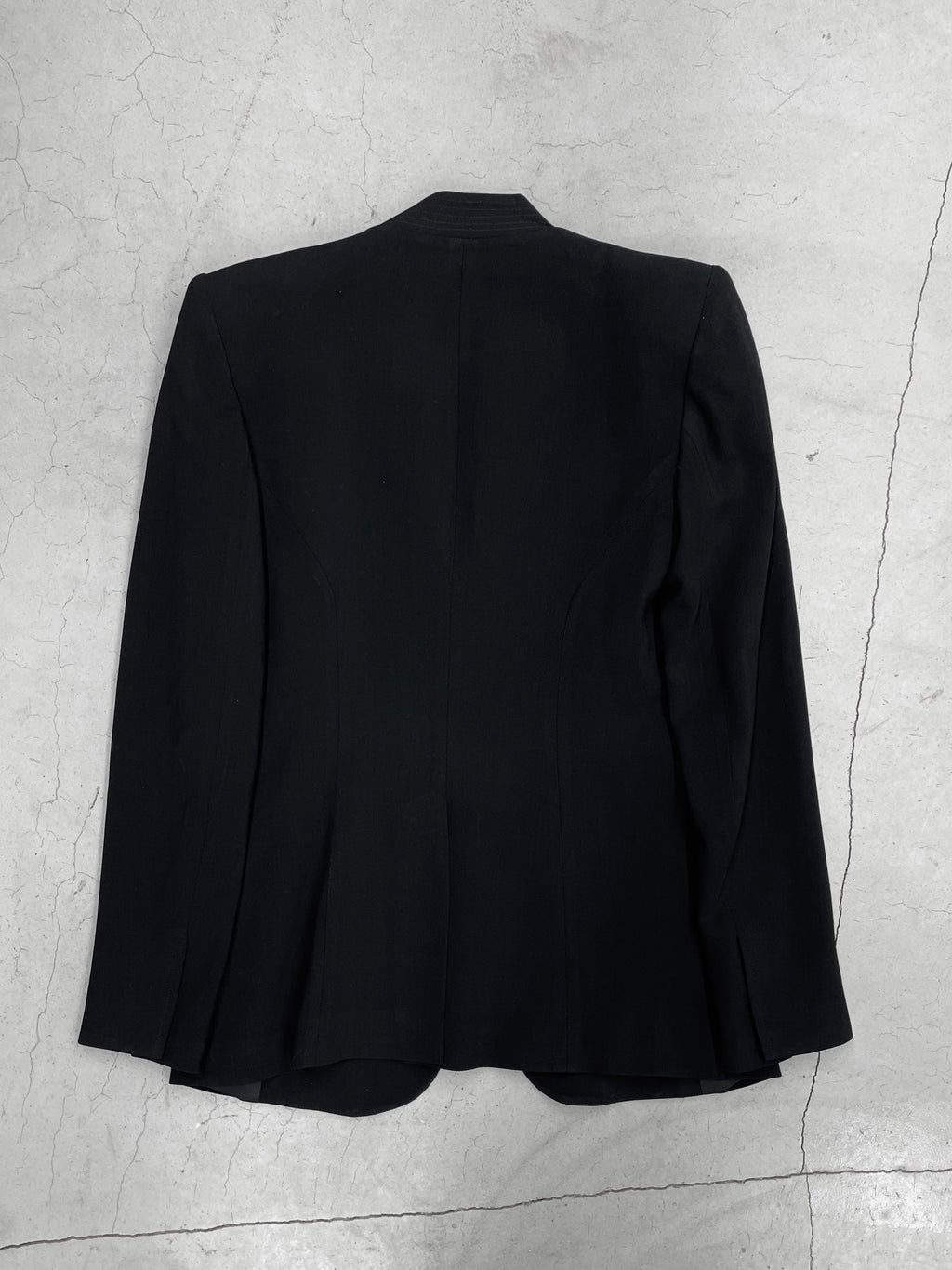 Early 00‘s Helmut Lang Asymmetric Blazer (2)