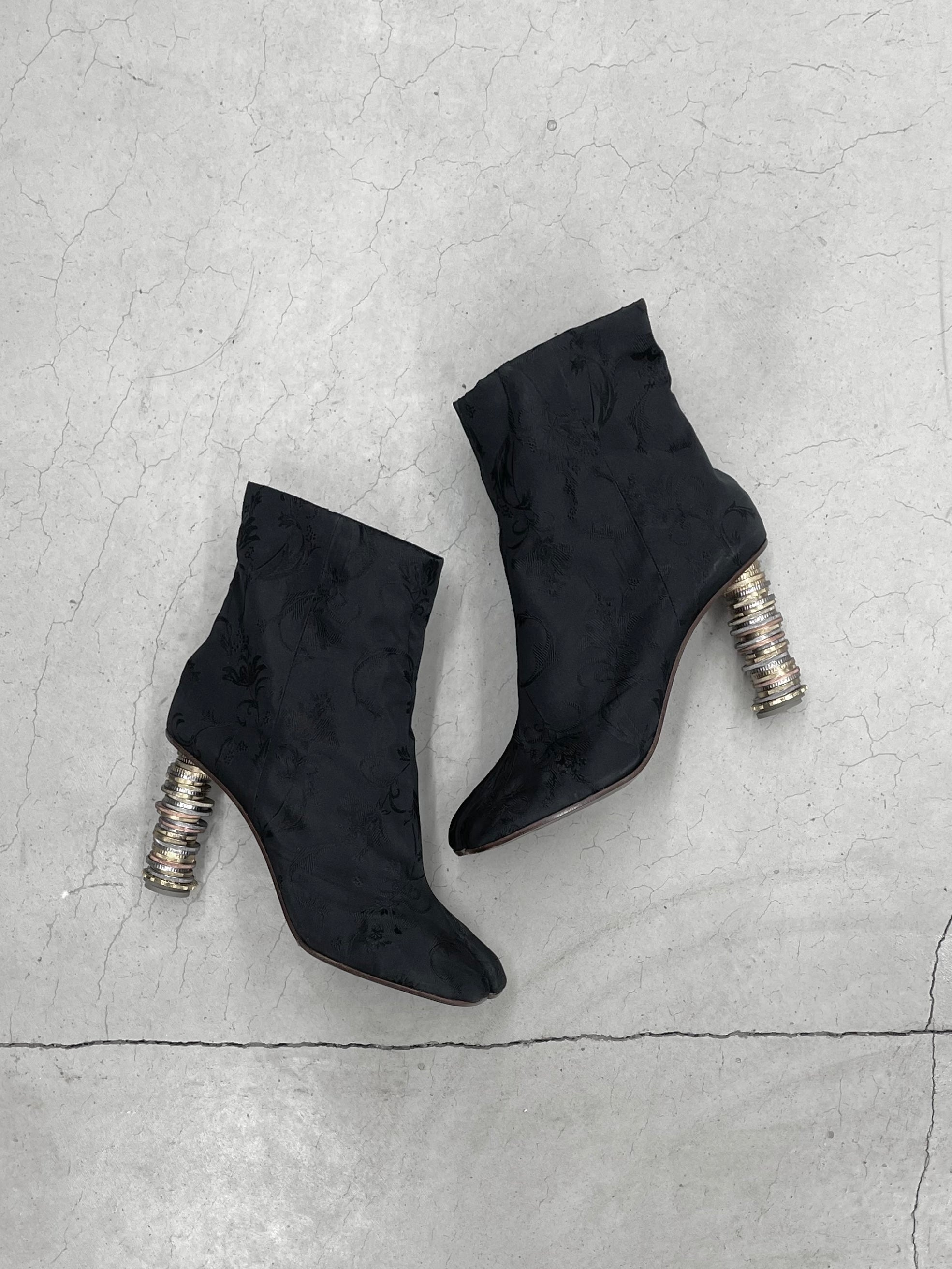 VETEMENTS FW18 Jacquard Coin Heels Geisha Boots (38)